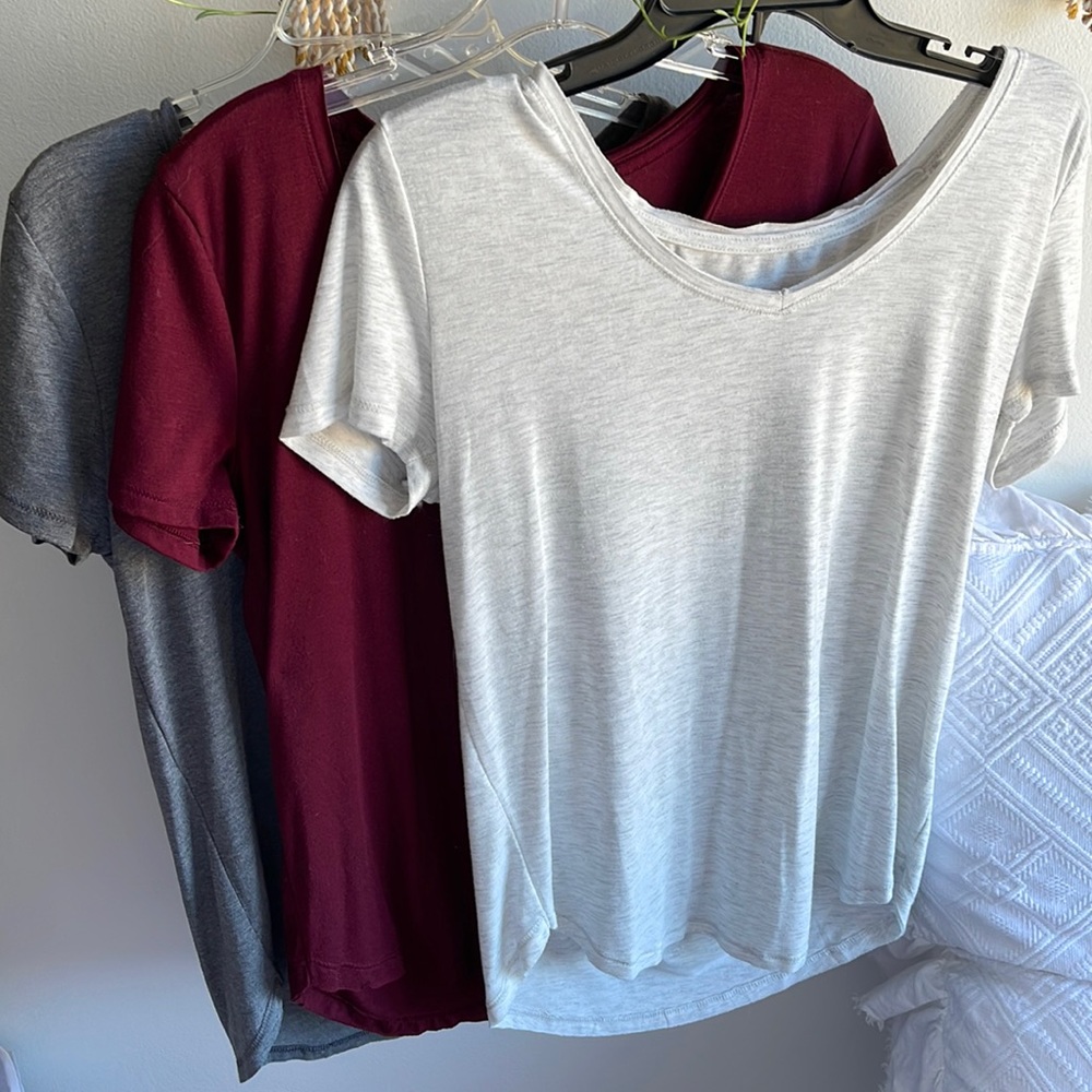 SO perfect tee v-neck